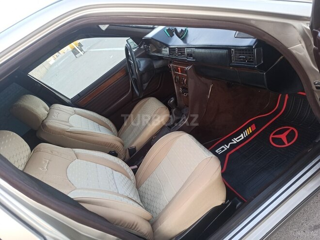 Mercedes E 200 1990, 23,223 km - 2.0 l - Bakı