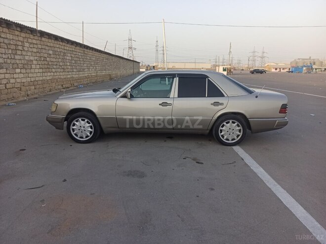 Mercedes E 200 1990, 23,223 km - 2.0 l - Bakı