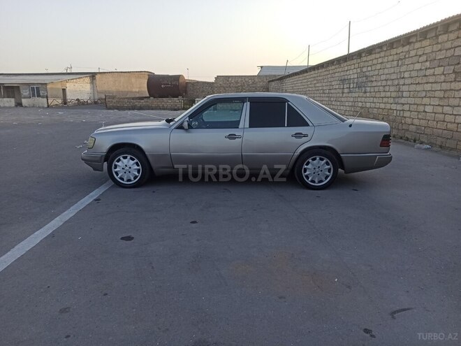 Mercedes E 200 1990, 23,223 km - 2.0 l - Bakı