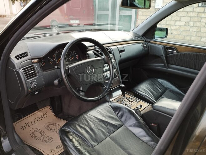 Mercedes E 280 1998, 415,048 km - 2.8 l - Gəncə