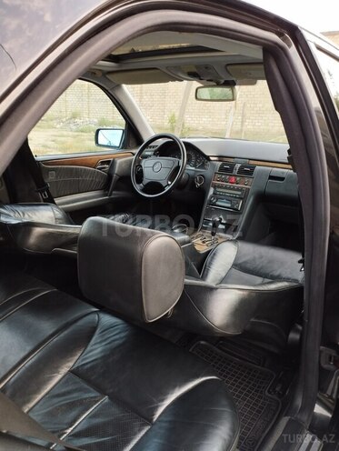 Mercedes E 280 1998, 415,048 km - 2.8 l - Gəncə