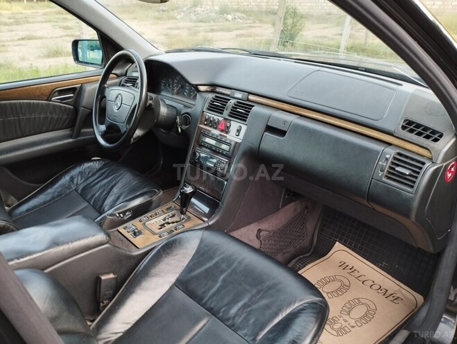 Mercedes E 280 1998, 415,048 km - 2.8 l - Gəncə