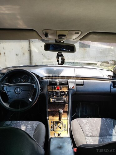 Mercedes E 240 1999, 350,000 km - 2.4 l - Masallı