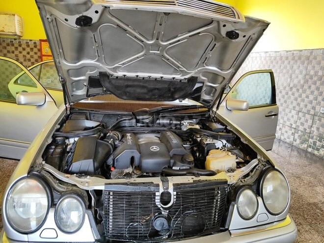 Mercedes E 240 1999, 350,000 km - 2.4 l - Masallı