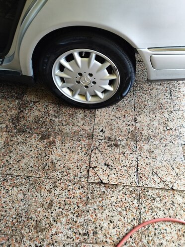 Mercedes E 240 1999, 350,000 km - 2.4 l - Masallı