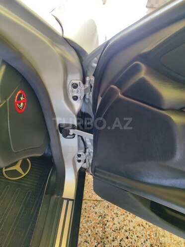 Mercedes E 240 1999, 350,000 km - 2.4 l - Masallı