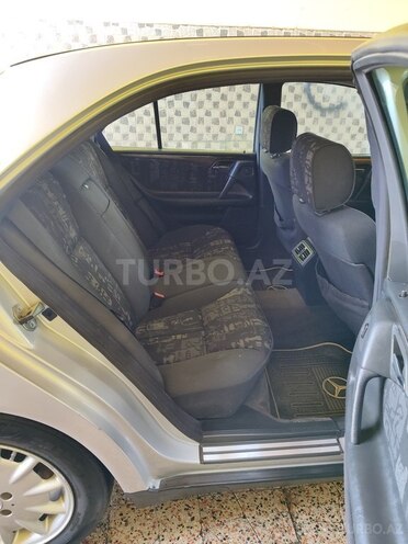 Mercedes E 240 1999, 350,000 km - 2.4 l - Masallı