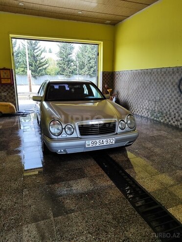 Mercedes E 240 1999, 350,000 km - 2.4 l - Masallı