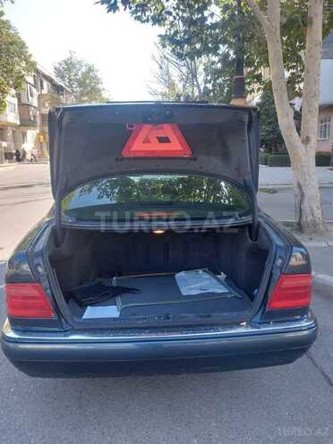 Mercedes E 200 1998, 380,000 km - 2.0 l - Gəncə