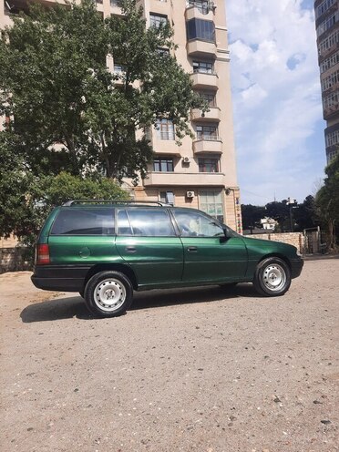 Opel Astra 1996, 218,000 km - 1.6 l - Bakı