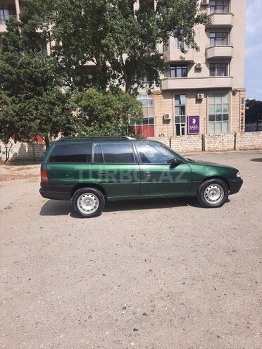 Opel Astra 1996, 218,000 km - 1.6 l - Bakı