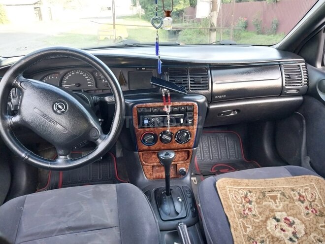 Opel Vectra 1995, 375,253 km - 1.8 l - Zaqatala