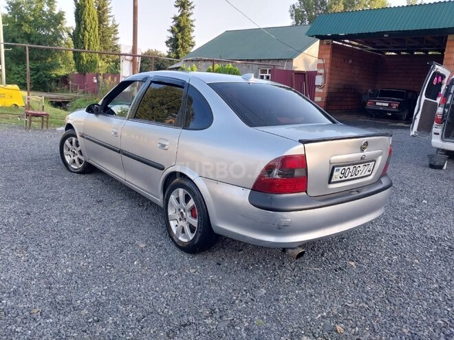 Opel Vectra 1995, 375,253 km - 1.8 l - Zaqatala
