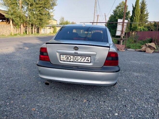 Opel Vectra 1995, 375,253 km - 1.8 l - Zaqatala