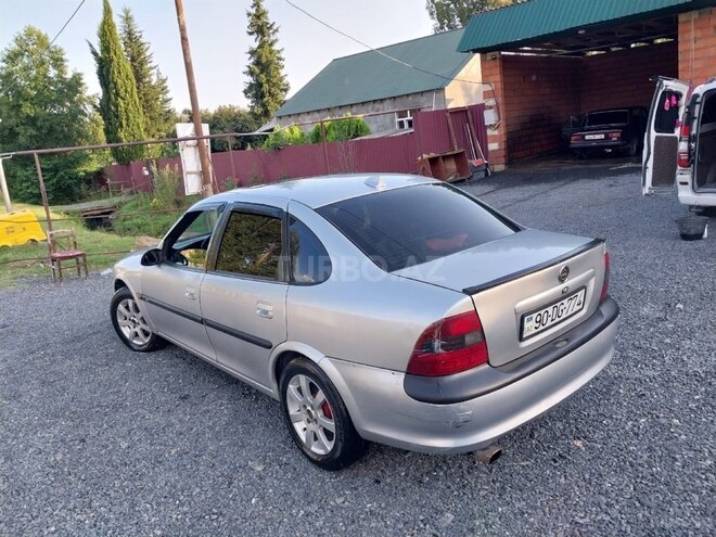 Opel Vectra 1995, 375,253 km - 1.8 l - Zaqatala