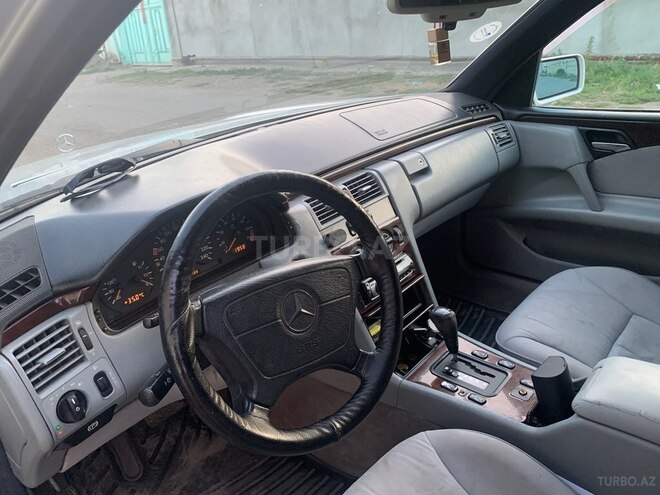 Mercedes E 200 1996, 347,200 km - 2.0 л - Tovuz