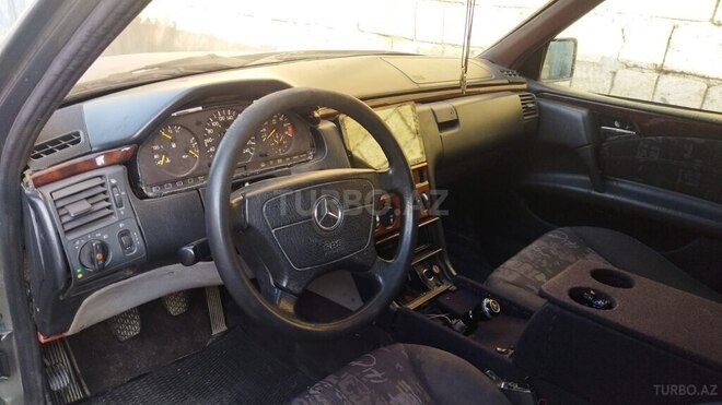 Mercedes E 300 1991, 508,555 km - 3.0 l - Bakı