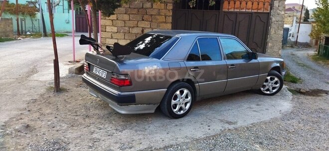 Mercedes E 300 1991, 508,555 km - 3.0 l - Bakı