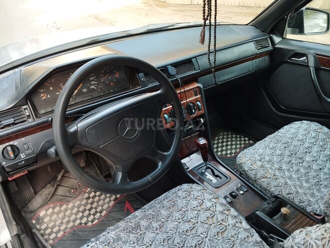 Mercedes E 220 1994, 380,000 km - 2.2 л - Bakı