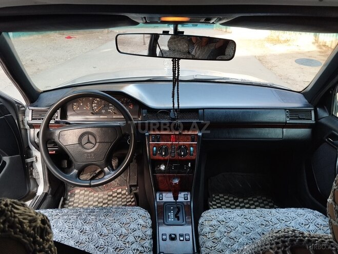 Mercedes E 220 1994, 380,000 km - 2.2 л - Bakı