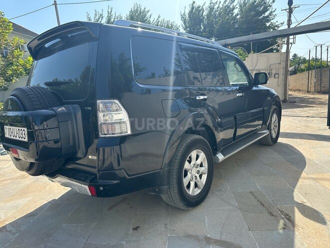 Mitsubishi Pajero 2011, 228,000 km - 3.5 л - Bakı