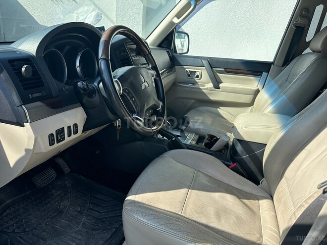 Mitsubishi Pajero 2011, 228,000 km - 3.5 л - Bakı