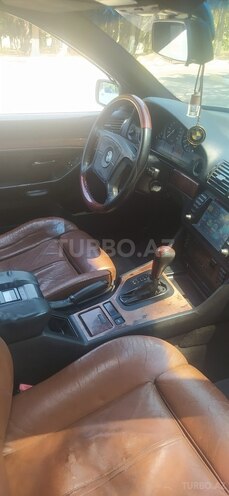 BMW 523 1996, 256,850 km - 2.5 l - Sumqayıt