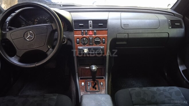 Mercedes C 220 1999, 380,000 km - 2.2 l - Bakı