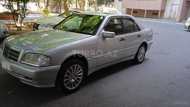 Mercedes C 220 1999, 380,000 km - 2.2 l - Bakı