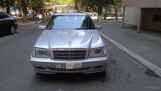 Mercedes C 220 1999, 380,000 km - 2.2 l - Bakı