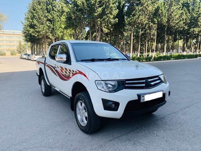 Mitsubishi L200 2013, 193,305 km - 2.5 l - Bakı