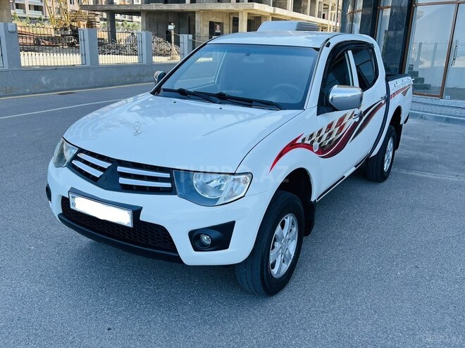 Mitsubishi L200 2013, 193,305 km - 2.5 l - Bakı
