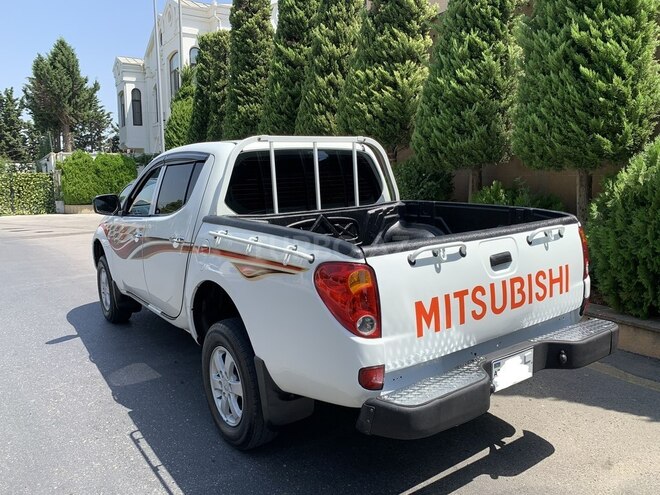 Mitsubishi L200 2013, 193,305 km - 2.5 l - Bakı