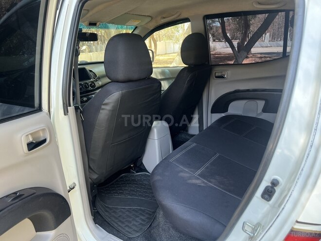 Mitsubishi L200 2013, 193,305 km - 2.5 l - Bakı