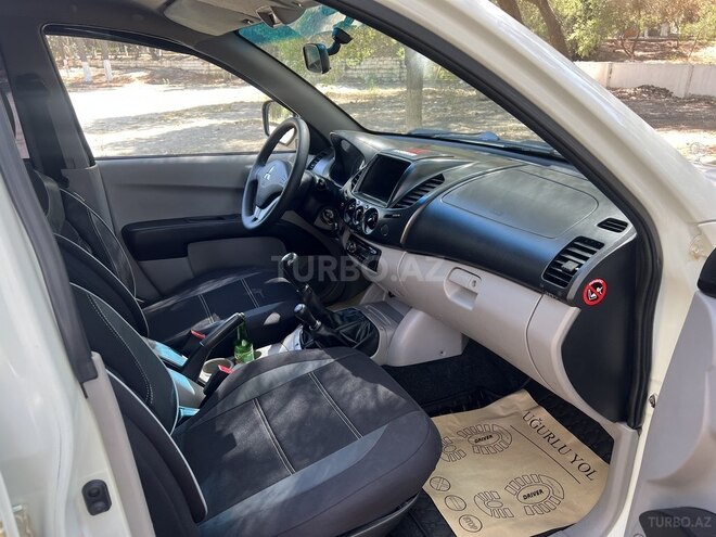 Mitsubishi L200 2013, 193,305 km - 2.5 l - Bakı