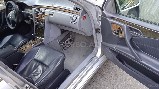 Mercedes E 220 2000, 428,000 km - 2.2 l - Bakı