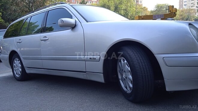 Mercedes E 220 2000, 428,000 km - 2.2 l - Bakı