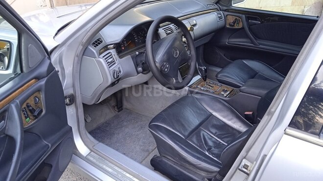 Mercedes E 220 2000, 428,000 km - 2.2 l - Bakı