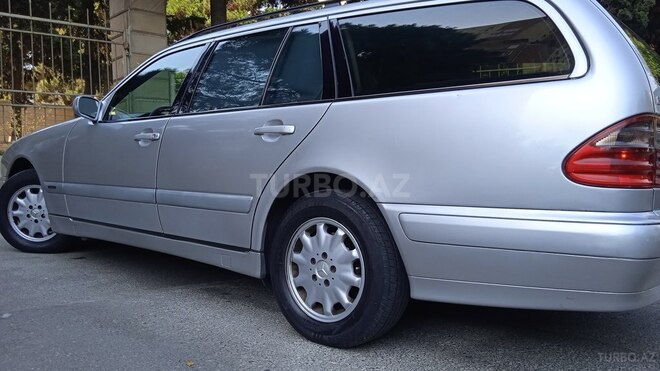 Mercedes E 220 2000, 428,000 km - 2.2 l - Bakı