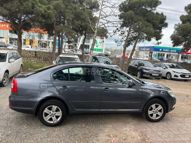 Skoda Octavia 2011, 94,000 km - 1.6 l - Bakı