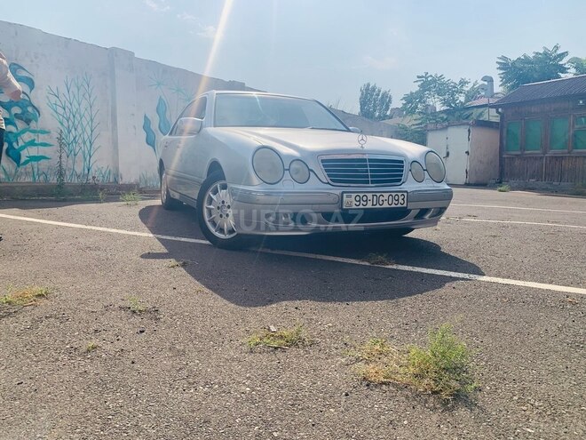 Mercedes E 240 2001, 306,000 km - 2.6 l - Bakı