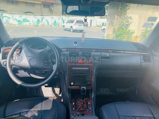 Mercedes E 240 2001, 306,000 km - 2.6 l - Bakı