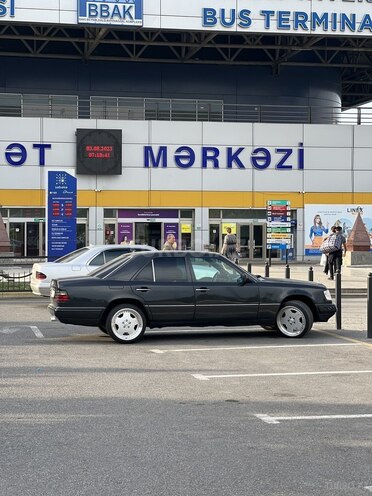 Mercedes E 220 1994, 480,000 km - 2.2 l - Bakı