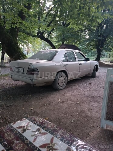 Mercedes E 220 2002, 404,825 km - 2.2 l - İsmayıllı