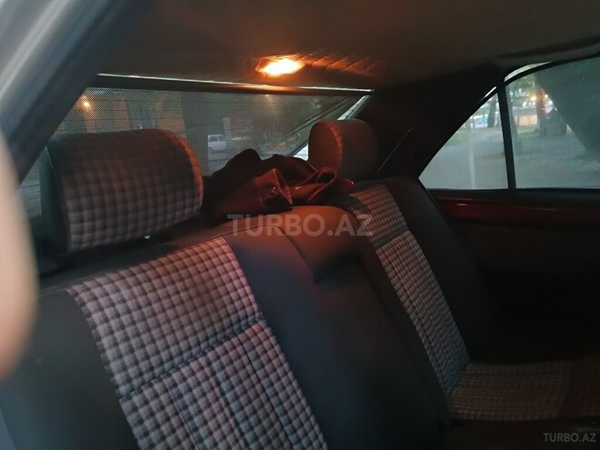 Mercedes E 220 2002, 404,825 km - 2.2 l - İsmayıllı