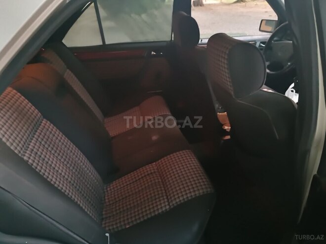 Mercedes E 220 2002, 404,825 km - 2.2 l - İsmayıllı
