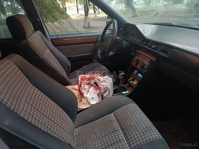 Mercedes E 220 2002, 404,825 km - 2.2 l - İsmayıllı
