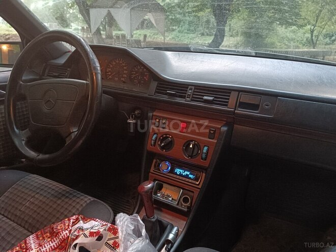 Mercedes E 220 2002, 404,825 km - 2.2 l - İsmayıllı