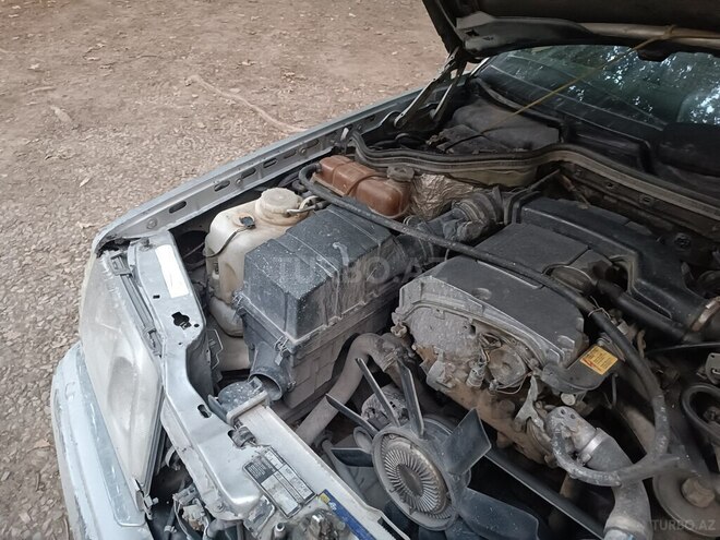 Mercedes E 220 2002, 404,825 km - 2.2 l - İsmayıllı