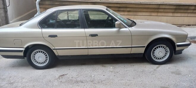 BMW 525 1988, 261,000 km - 2.5 l - Babək
